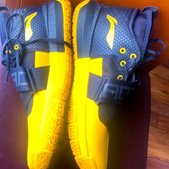 Li-Ning Way of Wade 7 All City Marquette PE Basketball Shoes - Black/Yellow - Picture 3 of 13